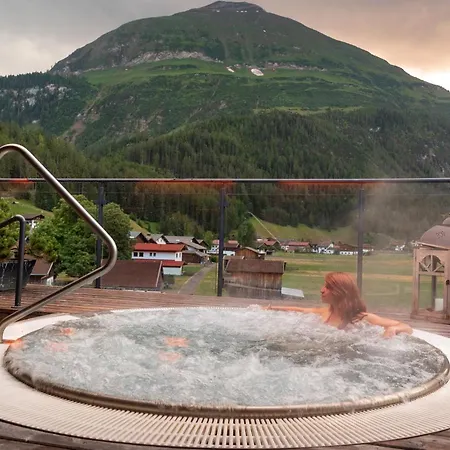 Lechquell Post Hotel 4*