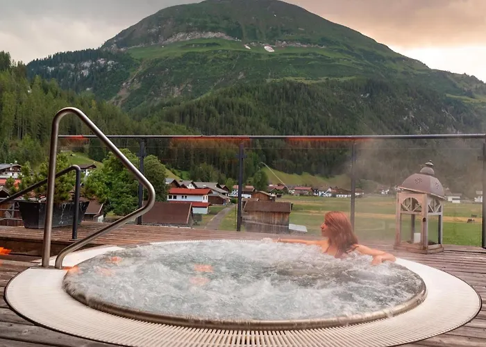 Lechquell Post Hotel 4*